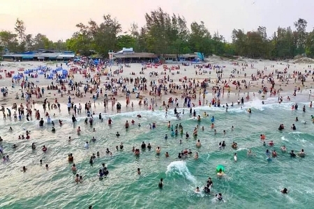 Lâm Đồng: Du lịch biển sôi động những ngày đầu năm mới