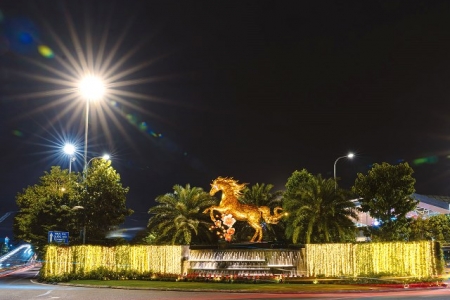 Trình làng linh vật Ngựa Vàng chào Xuân Bính Ngọ 2026 tại sân bay quốc tế Đà Nẵng