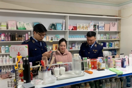 Thái Nguyên: Xử phạt 16 triệu đồng, tiêu hủy lô mỹ phẩm nhập lậu kinh doanh qua mạng xã hội