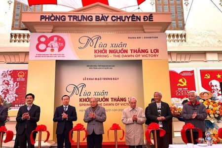 Khai mạc trưng bày chuyên đề “Mùa Xuân – Khởi nguồn thắng lợi” tại Bảo tàng Lịch sử Quốc gia