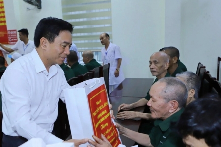 Thanh Hóa: Tặng quà người có công với cách mạng nhân dịp Tết Nguyên đán 2026