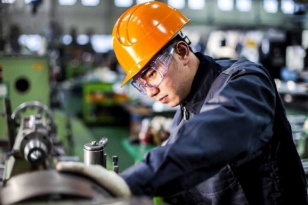 Tiền lương làm thêm giờ được miễn 100% thuế thu nhập cá nhân