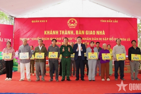 Quân khu 5 hoàn thành “Chiến dịch Quang Trung”, bàn giao 610 căn nhà cho người dân vùng lũ