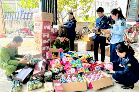 Quảng Trị: Phát hiện, xử lý cơ sở kinh doanh thực phẩm nhập lậu tại phường Đồng Hới