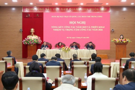 Tiếp tục đổi mới mạnh mẽ tư duy và hành động, củng cố vững chắc khối đại đoàn kết toàn dân tộc