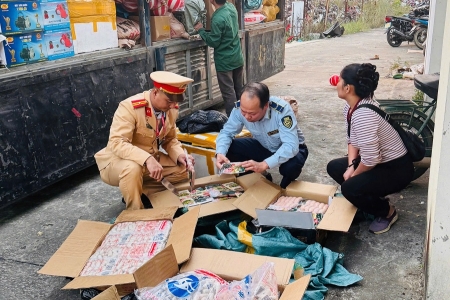 Phú Thọ: Xử phạt chủ hàng, tiêu hủy hơn 90 kg thực phẩm không rõ nguồn gốc