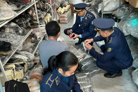 Nghệ An: Phát hiện, xử lý cơ sở kinh doanh giày thể thao giả mạo nhãn hiệu