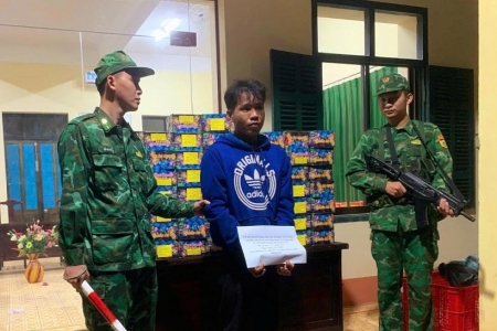 Đồng Nai: Bắt quả tang đối tượng vận chuyển hơn 100kg pháo hoa nổ tại khu vực biên giới