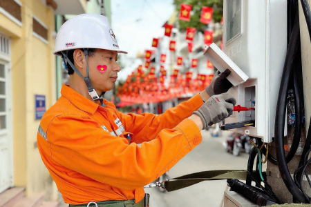 EVNNPC tăng cường bảo đảm cung cấp điện an toàn phục vụ Đại hội XIV của Đảng