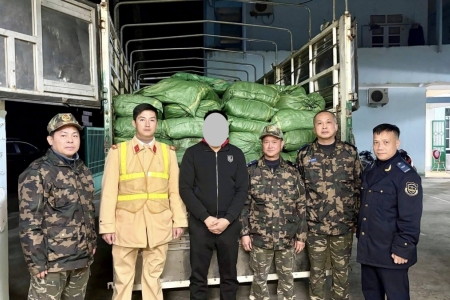 Cao Bằng: Phát hiện, bắt giữ đối tượng vận chuyển trái phép khoảng 3 tấn lá thuốc lá