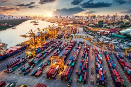 Kinh tế toàn cầu cho thấy sức chống chịu trước những bất định chưa từng có về thương mại, chính sách