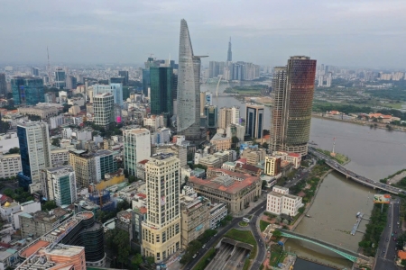 Thị trường bất động sản TP. HCM năm 2025: Nguồn cung mở rộng, giá tiếp tục neo cao