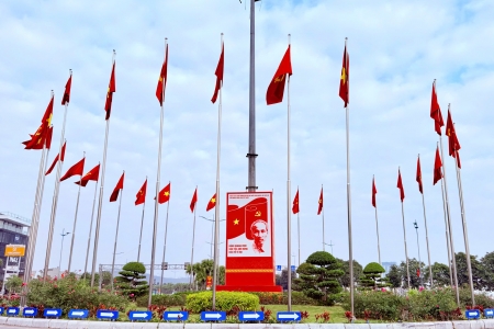 Quảng Ninh rực rỡ sắc cờ hướng về Đại hội đại biểu toàn quốc lần thứ XIV của Đảng