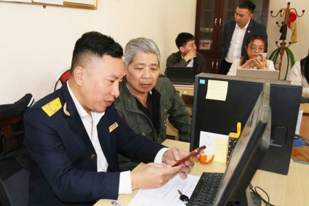 Thuế tỉnh Lào Cai triển khai chương trình “Đồng hành cùng hộ kinh doanh, cá nhân kinh doanh trong tuân thủ pháp luật thuế”