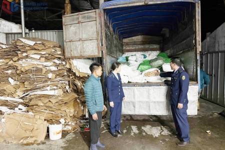 Quảng Ninh phát hiện, tiêu hủy hơn 3,8 tấn thực phẩm nhập lậu, không rõ nguồn gốc