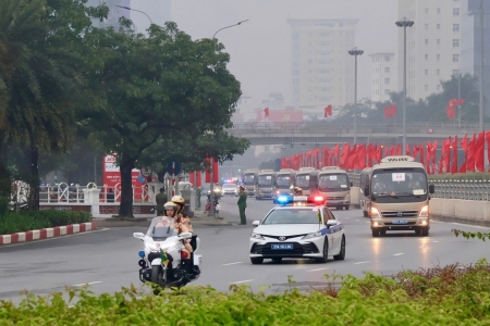 Giao thông thông suốt, an ninh trật tự được giữ vững trong ngày khai mạc Đại hội XIV