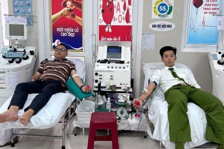 Quảng Trị: 7 cán bộ, chiến sĩ Cảnh sát cơ động hiến máu cứu bệnh nhân nguy kịch