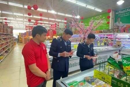 Bắc Ninh: Tiêu hủy tang vật hơn 400 triệu đồng, phát hiện điểm kinh doanh xăng dầu không phép