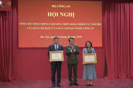 Vietcombank vinh dự được Bộ trưởng Bộ Công an trao tặng Bằng khen