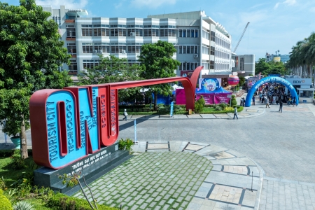 QNU tăng 13 bậc trong Bảng xếp hạng 100 trường đại học Việt Nam