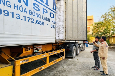 Huế: Cảnh sát giao thông phát hiện nhiều vụ vận chuyển hàng lậu, ma túy