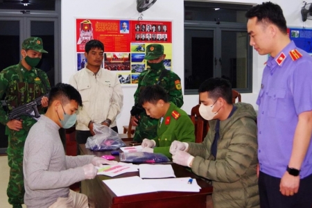 Bộ đội Biên phòng tỉnh Quảng Ngãi bắt giữ vụ vận chuyển hơn 12.000 viên ma túy