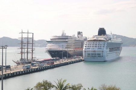 Khánh Hòa : Đón 2 tàu biển quốc tế NORWEGIAN SUN và WESTERDAM đưa 3.725 du khách cặp cảng Quốc tế Cam Ranh