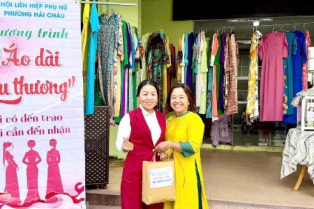Đà Nẵng: Phiên chợ áo dài truyền thống giá 10.000 đồng