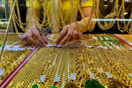 Giá vàng lập đỉnh, vượt mốc 5.100 USD