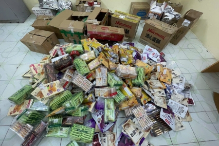 Thanh Hóa: Phạt 12 triệu đồng, tiêu hủy hàng trăm gói bánh không rõ nguồn gốc tại Sầm Sơn