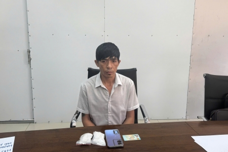 Vùng Cảnh sát biển 4 bắt quả tang đối tượng vận chuyển trái phép chất ma túy