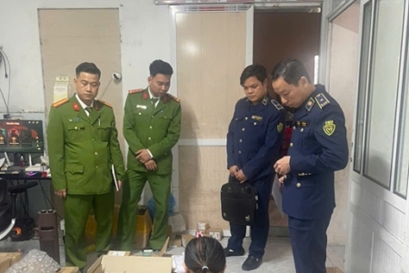Hưng Yên: Phát hiện cơ sở kinh doanh mặt hàng mỹ phẩm không có hóa đơn chứng từ hợp pháp