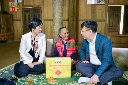 Lãnh đạo Công an tỉnh Quảng Trị thăm, tặng quà Tết các gia đình chính sách