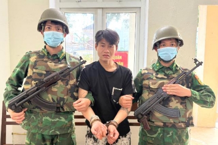 Đà Nẵng: Lực lượng chức năng bắt quả tang Nguyễn Hoàng Long đang vận chuyển ma túy