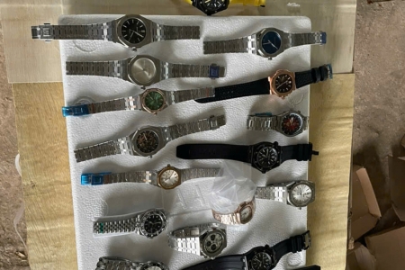 Cao Bằng: Phát hiện gần 900 đồng hồ nghi giả mạo thương hiệu xa xỉ trong lô hàng quá cảnh