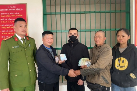 Công an phường Hồng Bàng giúp người dân tìm lại tài sản đánh rơi