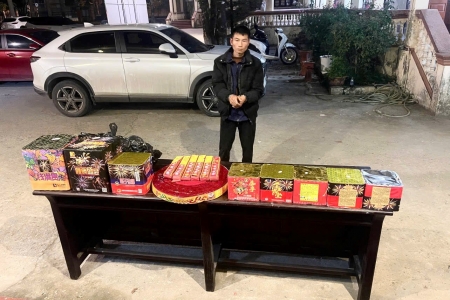 Quảng Ninh: Bắt quả tang đối tượng tàng trữ hơn 27kg pháo nổ trái phép tại Móng Cái