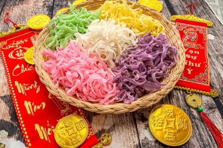 Mứt dừa - hương vị ngọt ngào không thể thiếu trong ngày Tết