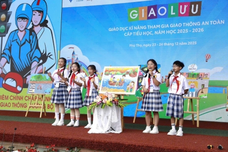 Toyota Việt Nam triển khai chương trình “Toyota cùng em học An toàn giao thông” năm học 2025 - 2026