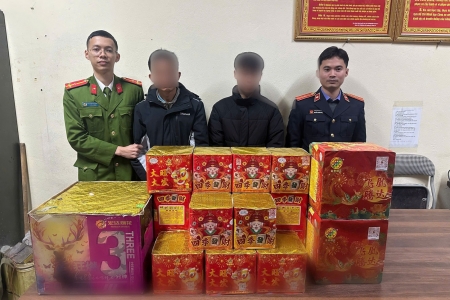 Thái Nguyên: Hai chú cháu rủ nhau buôn bán gần 50kg pháo nổ
