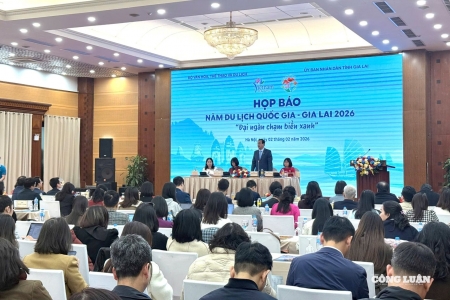 Họp báo Năm Du lịch quốc gia 2026 “Gia Lai - đại ngàn chạm biển xanh”