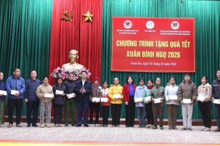 Quỹ Thiện Tâm (Tập đoàn Vingroup) trao quà Tết cho người khuyết tật, trẻ mồ côi và người nghèo tại Thanh Hóa