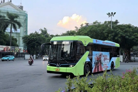 Tăng cường 6 tuyến buýt kết nối Trung tâm Triển lãm Việt Nam phục vụ Hội chợ Quốc gia Mùa Xuân 2026