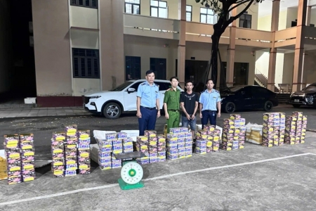 Đồng Nai: Bắt giữ đối tượng lợi dụng dịch vụ bưu chính vận chuyển hơn 300kg pháo nổ