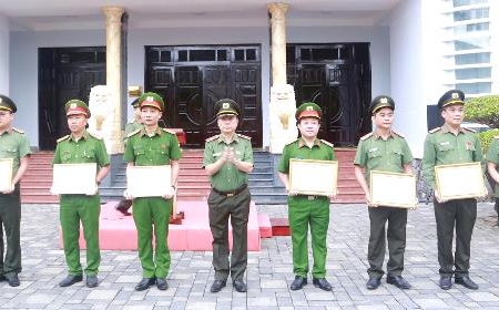 Đà Nẵng: Nhiều tập thể, cá nhân được Bộ Công an, UBND thành phố tặng Bằng khen