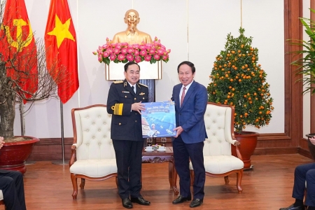 Bí thư Thành ủy Hải Phòng tiếp Bộ Tư lệnh Hải quân đến thăm, chúc Tết thành phố