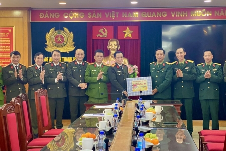 Sư đoàn 390 thăm và chúc Tết Công an tỉnh Thanh Hóa