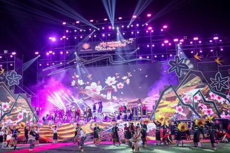 “Sắc Xuân vùng cao – Ấm tình đồng bào”: Lan tỏa nghĩa tình nơi miền Tây Nghệ An