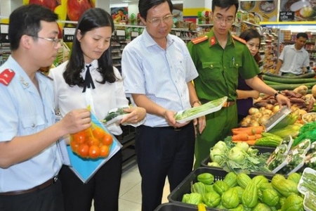 Bộ Y tế: Siết chặt quản lý an toàn thực phẩm và dược phẩm dịp Tết Nguyên đán và Lễ hội Xuân