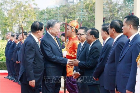 Lễ đón trọng thể Tổng Bí thư Tô Lâm thăm cấp Nhà nước tới Vương quốc Campuchia